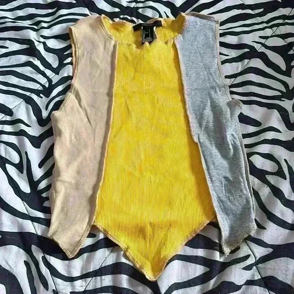 Reworked Handkerchief Crop Top - Picture 4 of 6